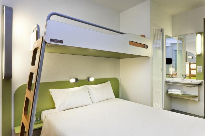 Ibis Budget Lyon Est Chaponnay Exterior foto